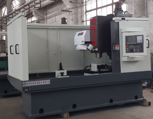 前(qian)軸鎖(suo)銷(xiao)孔(kong)專(zhuan)用(yong)加工