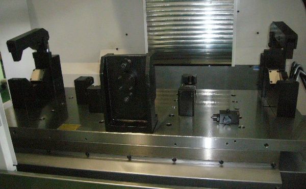 后(hou)橋加(jia)工裌(jia)具(ju)